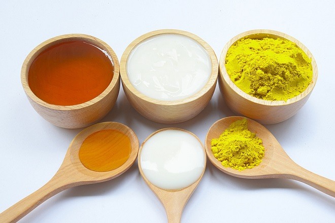 Mặt nạ nghệ mật ong và sữa chua
