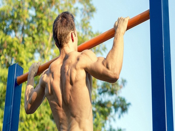 Hít xà đơn có tác dụng gì? Không chỉ là bài tập cho Gymmer