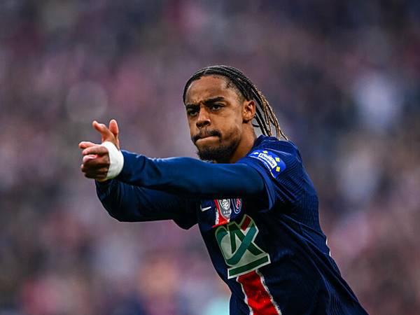 Tin MU: MU dùng bom tấn Rashford trao đổi Barcola